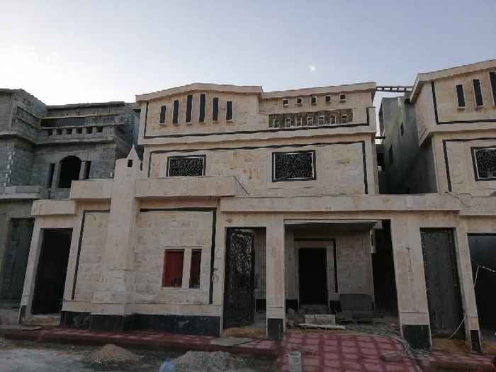 1691472 فيلا درج صاله وشقتين مساحة ٣٦٠م سعر مليون ١٥٠الف بحي الغروب وجهه شرقيه حجر أردني بها مجلس رجال ومجلس نساء ومقلط ومطبخ وصاله كبيره ومدخل سياره كبير و5 حمامات ومشب بالغروب تحت طريق مكه شغل مودرن جدآ جدآ والفيلا جديده كليآ ويوجد لدينا جميع الحلول التمويلية وسداد المديونيات وتوفير الدفعة