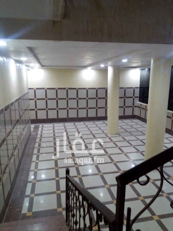 1764709 شقه عزاب للايجار صاله ومطبخ وحمام ومكيفات شباك راكبه والموقع به جميع الخدمات متاحه
