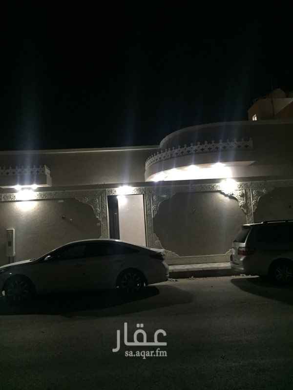 1644036 دور ارضي حي السليمانية عمره سنتين يفتح شرق على شارع 15 مخطط 9 / 93 قريب لقصر الناصر للافراح - مقابل مسجد الباب على الباب - قابل لدورين بروفايل خارجي - غرفه ماسترو +ثلاث غرف +دوانيه مستقله +صالتين نساء +مطبخ مع غرفة غسيل +مخزن صغير + اربع دورات مياه اعزكم الله + مدخل سيارة مع مظله
مسطح الارض 462 مسطح البناء 330
ديكورات مع اضاءه سبوت و اضاءه مخفية كامل البيت
مؤثث الديوانية + المطبخ + الصالة + غرفة نوم رئيسية + غرفة نوم اطفال + غرفة العاب للاطفال
مكيفات سبليت جديدة للبيت كامل
