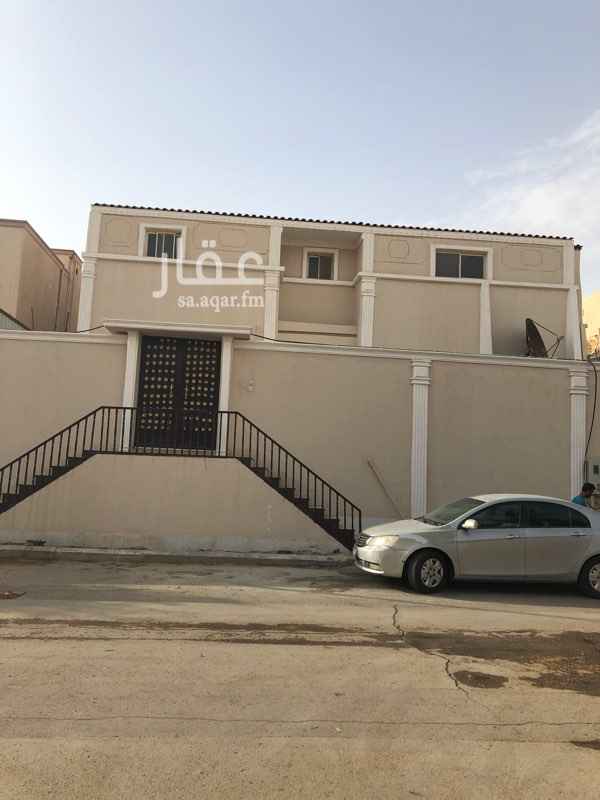 1489647 فيلا تتكون من 4 وحدات تصلح لعائله واحده او مجموعه اصدقاء عوائل
مدخل واحد للوحدات كل وحده منفصله
وحدتين غرفه وصاله ايجارالوحده 20 الف
وحدتين غرفتين وصاله ايجار الوحده 25 الف
مجدده بالكامل
للتواصل 0552339770