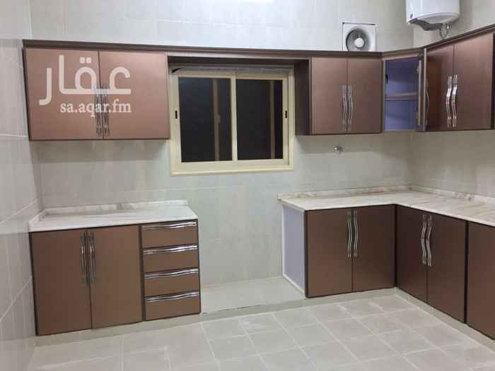 1643667 شقه دور ثالث مع سطح
خمس غرف وصاله وثلاث دورات مياه
ومطبخ راكب نظيفه
موقع مميز
مخطط ٢