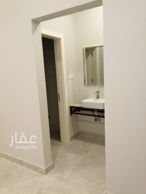 1573873 ثلاث غرف نوم + صاله+ مجلس + مطبخ + ثلاث دورات مياه
