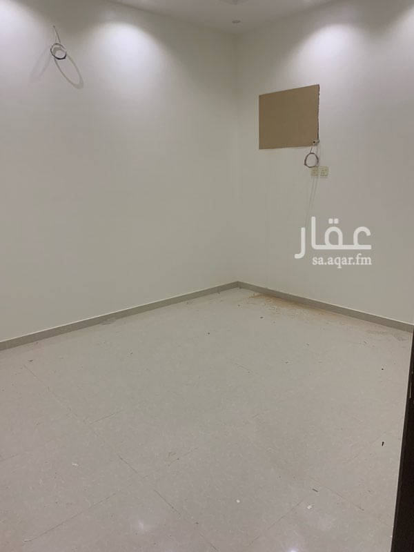 1742321 للايجار شقة جديده يوجد مطبخ راكب +صاله+ غرفتين نوم+ مجلس+ دورتين مياه