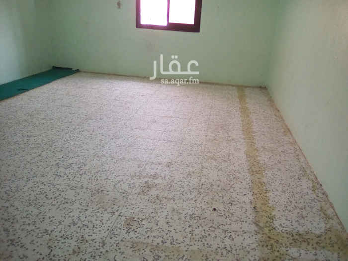 1492371 اربع غرف ودورتان مياه ومطبخ وصاله بسعر ثمانية ألاف للسنه الاولى