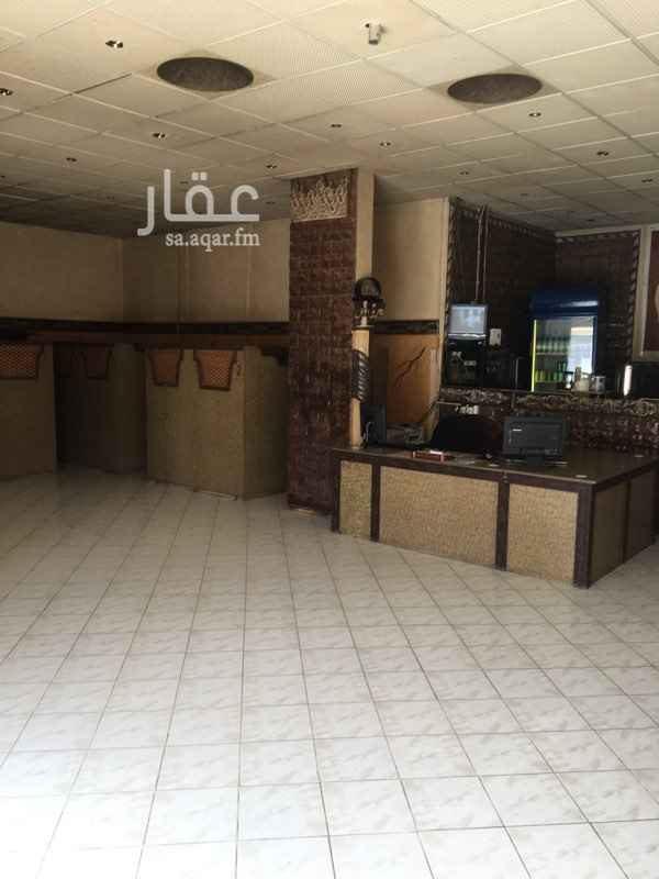1505433 مقهى انترنت وخدمات الكترونية للتقبيل الموقع شرق الرياض حي النهضة المحل شغال ودخله اليومي معدل 300 ريال تقريبا والمحل فتحتين والمساحة 75 م وتراخيصه سارية وايجاره 9000 كل 6 شهور
ومحتوياته 15 جهاز وطابعة ليز وطابعة ملونة وجهاز سكانر وجهاز فاكس وسخان ماء لتحضير الشاهي والقهوة وثلاجة مشروبات باردة وتوجد غرفة لسكن العامل ودورة مياه اعزكم الله والايجار باقي فيه 4 شهور
السعر: 20 الف
