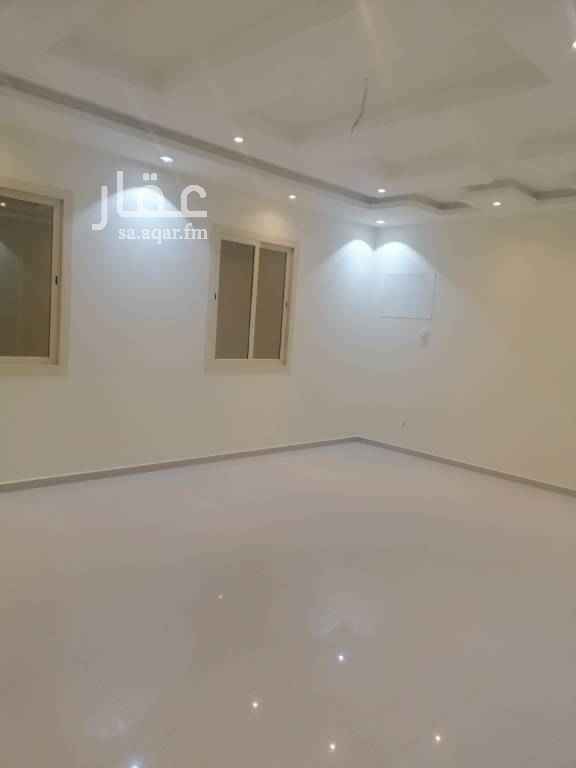 1691528 شقه مكونه من 5 غرف وصاله ومطبخ 3 دورات مياه مدخلين الشقه تشطيب راقي جدا موقع قريب من جميع الخدمات موقف سياره خزان خاص علوي
