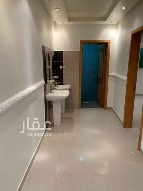 1553730 السلام عليكم مساءالخير
شقه تمليك جديده في حي القادسيه مساحتها ١٢٠ متر وسطح كبير مساحته ١٠٠ متر .
على شارع ٣٠
عباره عن ٣ غرف وصاله حريم و ٢ دورات مياه ومدخلين وعداد كهرباء مستقل . السوم 350000الرجاء التواصل مع 0555955818