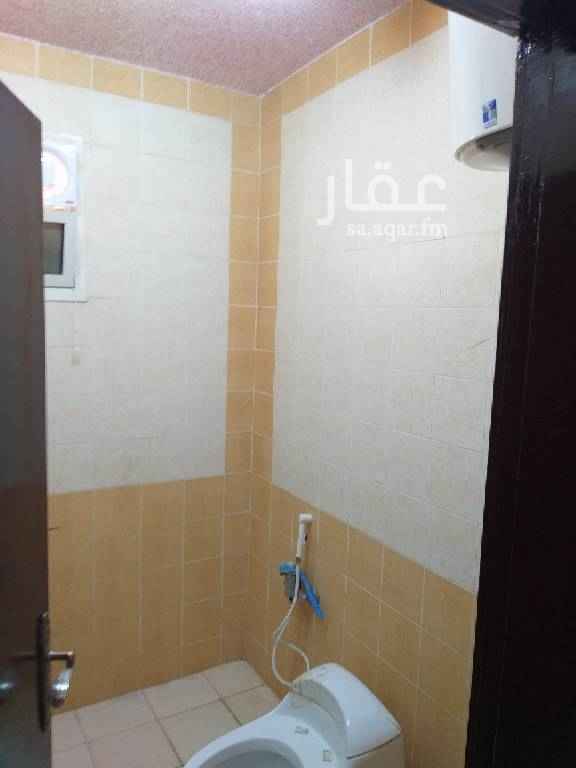 1749466 شقة بالسطح مجدده عداد كهربا لحالها