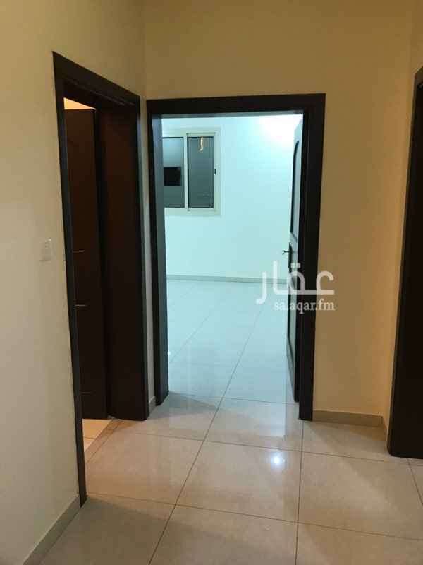 1569224 4 غرف صالة
صالة
مطبخ
٣ حمامات
مدخلين