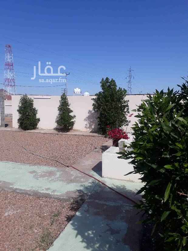 1437759 استراحة قسمين بحوشين على طريق الحفيرة العام
بها كهرباء وحديقة
بدون صك