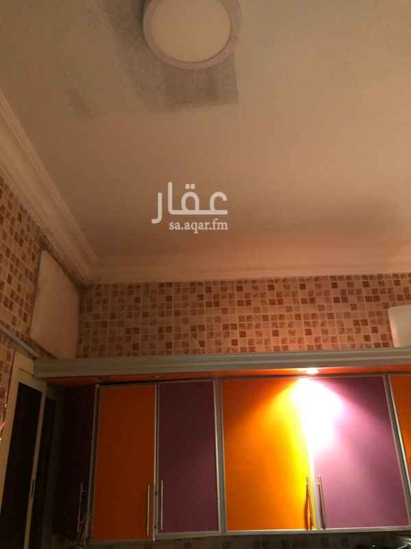 1687062 شقه دبلوكس ثلاثه ادوار مدخل خاص للرجال ومدخل للنساء وبايكة سيارة وحوش مكونه من مجلس ومقلط وصاله ومطبخ مركب كامل واربع غرف جميع الغرف ماستر وغرفة غسيل وسطح مستقل مبلط تحتوي الشقه على سته حمامات
عليها بنك عقاري على النظام القديم يعني فقط تدفع للبنك العقاري 1667 شهرياً
تبقى 330 الف يتقبل البنك العقاري
وكاش لصاحبها 270 الف .
والشقه ممتازه للسكن او الاستثمار مؤجره حالياً ب30 الف في السنه التواصل عن طريق الواتساب فقط