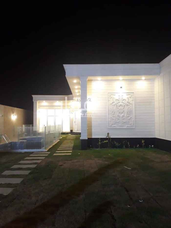 1574128 للبيع شاليهات جديدة
على الدائري الشمالي
المساحة ٤٠٠ تقريبا للشاليه الواحد
مكون من مشب وغرفة نوم رئيسية وصالة ومطبخ
ومسطحات خضراء ومسبح