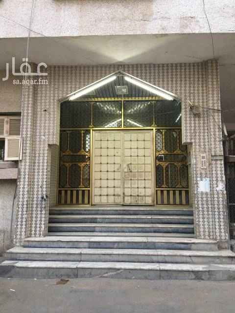 1669826 شقة مكونة من ٤ غرف وحمامين ومطبخ
بالقرب من شارع الإسكان