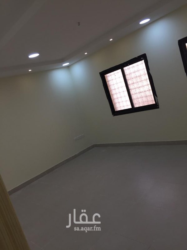 1206874 دور علوي
حي الفيحاء
شارع اسطنبول
مجدد بالكامل
5غرف +صالة + 3دورات مياه +مطبخ
الدور نظيف جدا
الغرف واسعة
قريب من الخدمات