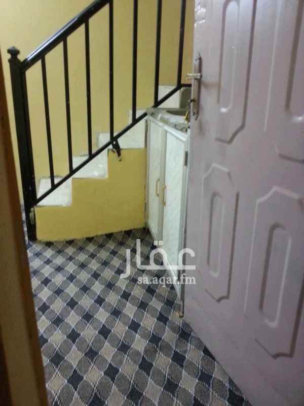 1229572 غرفة بحمامها وزاوية مطبخ ٤ في ٣ تقريبا
في حوش عمارة وبابها من داخل الحوش في بطحاء قريش خلف مطعم حاشي باشا. ممكن أن تكون مجانا مقابل متابعة شؤون العمارة مثل وايت الماء ونظافة المبنى وما شابه.