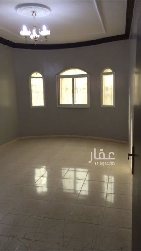 1083021 شقه للأيجار التقصيد شهري او دفعات
مجلس ، صاله ، غرفة نوم ، غرفة جلوس ، مطبخ
والشقه مرممها بالكامل وجميع الخدمات قريبه ،
.
يوجد مقطع فديو لشقه التواصل واتساب فقط
0552816177
.
المكالمة : 0559515238