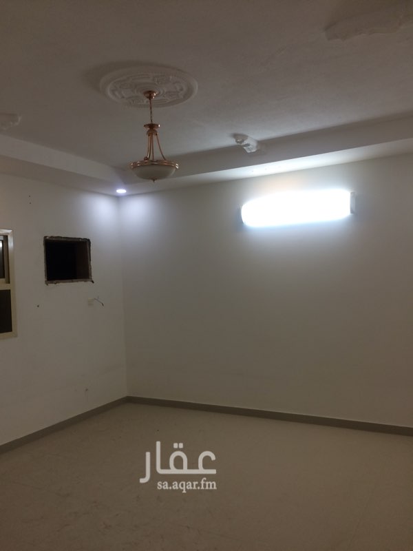 1254631 يوجد شقة فى فيلا مخرج ٣٣ شارع نهاوند بالقرب من البيك مكونه من ٣ غرف وصالة ٢ دورة مياه + مطبخ ومستودع مدخلين