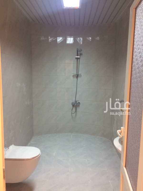 1700179 يوجد شقة جديده فى فيلا ملحق مخرج ٣٣ وادى للن مكونة من غرفتين وصالة ودورة مياه ومطبخ عداد مستقل سطح من داخل الشقة شارع عسير اول الدائرى