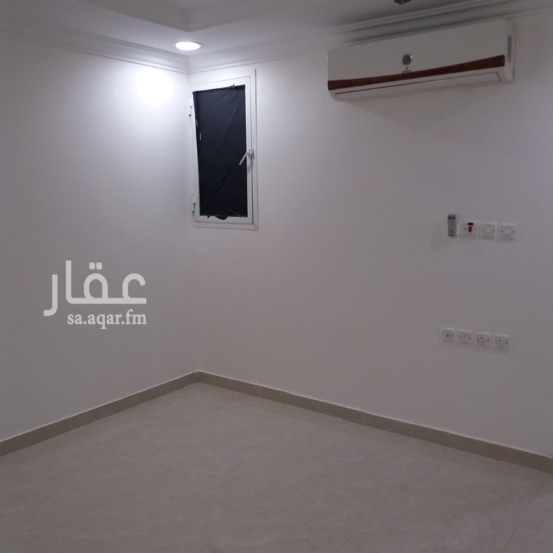 1746755 يوجد شقة عزتب مخرج ٣٣ وادى لبن مكونة من غرفة وصالة ودورة مياه مكيفات اسبلت راكبة مجدده بالكامل كهرباء وماء على المالك قريبة من الدائرى والخدمات الدور الاول شارع نهاوند