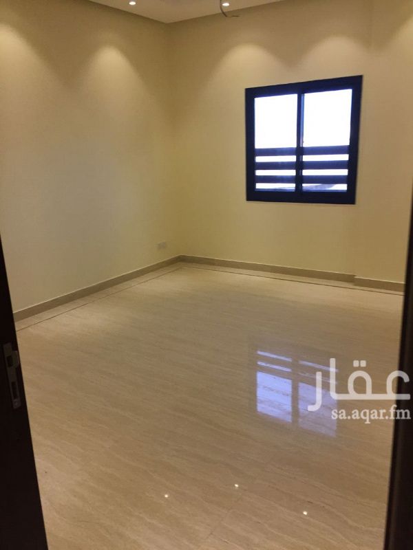 1533512 شقه للايجار في العزيزيه حي الشراع موقع ممتاز جدا قريبه للمسجد والخدمات ونظيفه جدا مكيفات سبليت راكبه ومطبخ راكب وماء حلوه للاستفسار والمعاينة جوال ٠٥٥٢٨٦٦٩١٧ محمد دفع الله