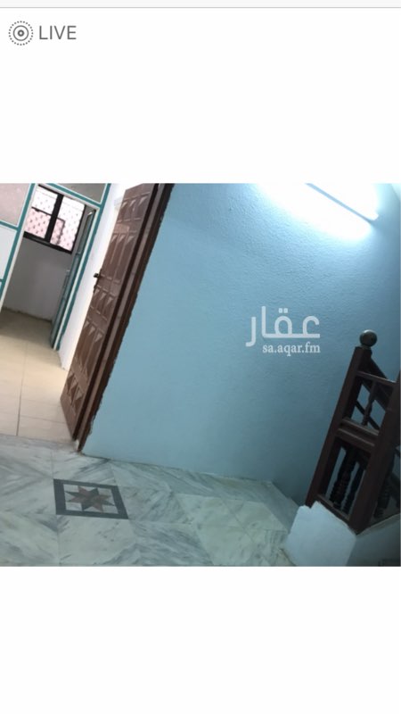 1515218 دور ثاني مع سطح وملحق بجميع مرافقه الدور عباره عن صالتين وثلاث دورات مياه وخمس غرف ومطبخ ومخزن بويه جديده جميع الخدمات متوفره بجوارها صيدليات وبقاله ومسجد وقريبه من الجامعه
التواصل عن طريق الواتس فقط او رسائل عقار
