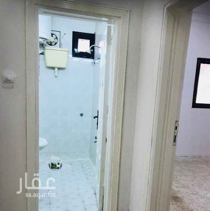 1548083 يوجد دور ثاني خلف حديقة الفيصليه بالقرب من كبري الامير محمد .
يوجد عداد كهرباء مستقل
خمس غرف + ثلاث دورات مياة + صالتين + مخزن + مطبخ +سطح علوي (يوجد فيه مجلس و دورة مياة)
بوية جديده
بالقرب من الجامعه ، و يوجد حوله (بقالات و مسجد و
صيدلية)
للتواصل عبر برنامج عقار او عبر الواتساب (0552889021)