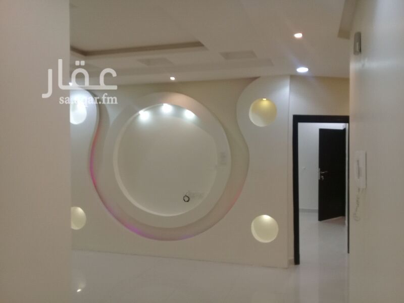 1692422 شقة عوائل للإيجار
مجلس مقلط صاله مطبخ مستودع ٣ غرف نوم منهم غرفة ماستر ٣ حمام
الشقة نظيفة جدا
عداد كهرباء خاص
في مجمع سكني
يوجد مصعد
قريبه من جميع الخدمات
الايجار ٢٥ ألف ريال سنوي علي دفعتين
موقع الشقة شارع سكاكا.. ظهرة لبن
للتواصل ٠٥٥٢٩٤٠٠٠٠