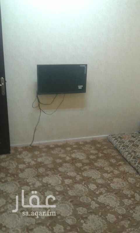 1704371 شقق عزاب مؤثثة للإيجار
شقه غرفتين حمام مطبخ
مؤثثة
يوجد بها مطبخ مكيفات راكبة مجلس شاشة ثلاجة
الايجار ١٣٠٠ ريال شاملة الماء و الكهرباء
شارع عسير باتجاه الغرب ظهرة لبن
للتواصل ٠٥٥٢٩٤٠٠٠٠