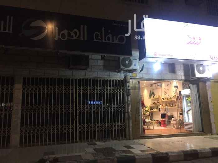 1624362 محلين رقم 4+5 فتحتين مساحة المحل تقريبا 80 م كل فتحه 10500 ريال قيمة ايجار الفتحتين 21000 ريال
لتواصل الاتصال على رقم 0552959570