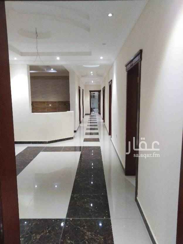 1643786 شقه للبيع
٨غرف ٣دورة مياه صاله غرفة خدامه غرفة ساق خزان مستقل علوي سفلي موقف خاص التواصل مع ابو محمد 0567758591