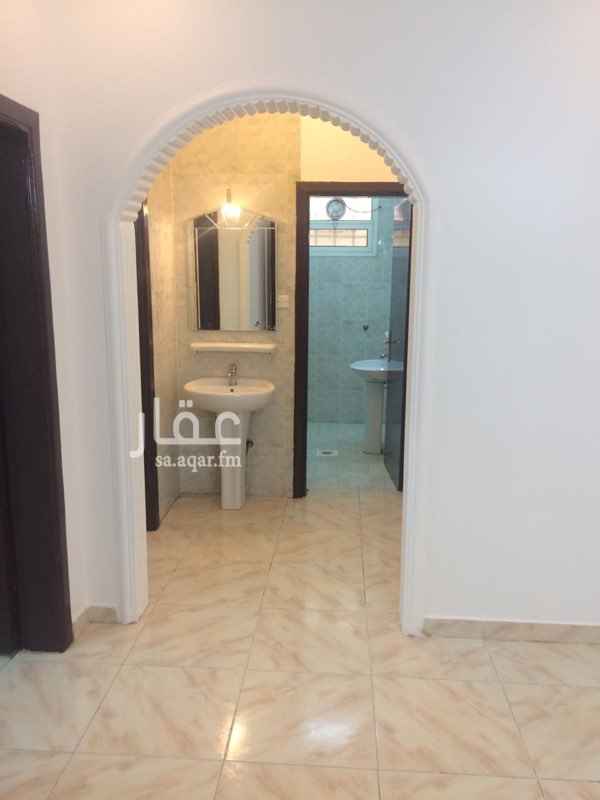 1643689 نظيفه جداً ويوجد ٣ غرف وصاله ودورتين مياه يوجد مطبخ وايضاً مستودع ، موقعها : شارع ال شايع حي بدر
في حال اي استفسار الاتصال على الرقم : 0552997244