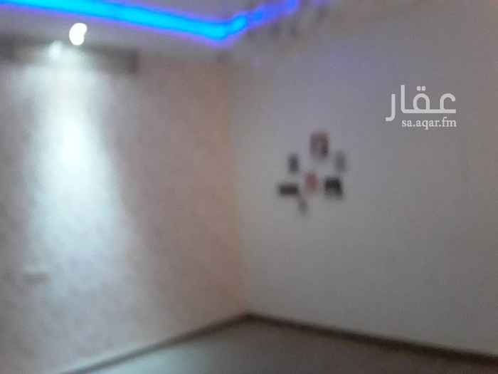 1599161 ٤غرف نوم.
وصاله
ومجلس
ومطبخ
٤حمام
مشب خارجي
حوش
مدخل سياره