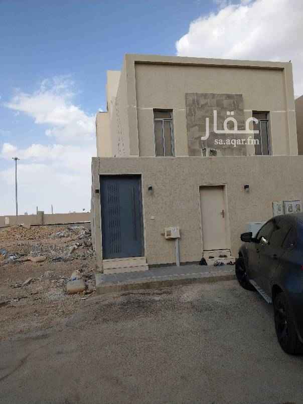 1701090 شقة في السطح بمدخلين يوجد بها مكيفين ومطبخ بحالة ممتازة ...عمر الشقة سنة ونصف ..التواصل واتس للمفاهمة 0553006644 ...في حال الرغبة بمشاهدة الشقة يمكن من الساعة الخامسة مساء حتى الثامنة..وشكرا