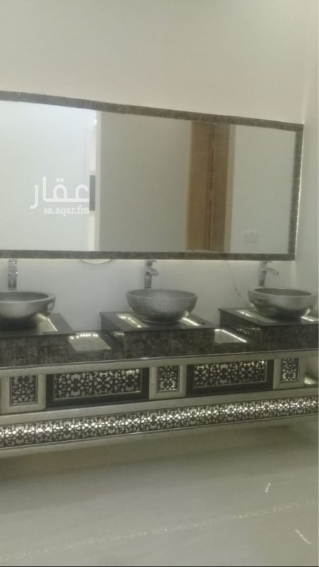 1467984 فررررررررصة
فيلا فاخرة جدا ومميزة جدا
وشغل نظيف مع الضمانات
بالأضافة الى شهادة اشراف هندسي
حي الملقا
المساحة ٤٥٠م
على شارعين
حوش واسع جدا و مشب وغرفة سائق
وكميرات مراقبة راكبة في الفيلا
والفيلا فيها شقتين
بمدخل مستقل
كل شقة ثلاث غرف وصالة ومطبخ
ودورتين مياة
وانتم بكرامة
الموقع غير دقيق ،،
المعاينة للجادين فقط !
٠٥٥٣١٠٥٠٥٢