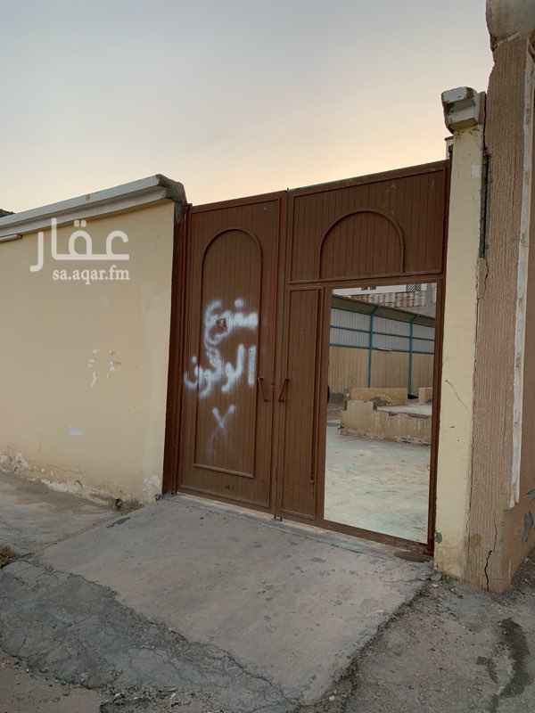 1740981 استراحة عزاب
مكون من مجلس وغرفه ودورة مياه ومطبخ
مكتب السلامه للعقارات
0507171851
0554666024