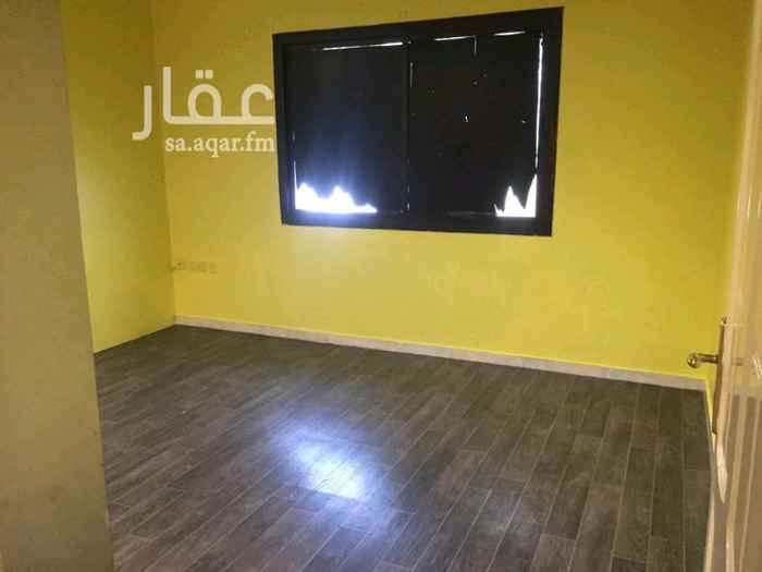 1330582 شقة عوائل للإيجار في شارع المنارات ، حي العريض ، خلف سوق البدر 3 غرف وصالة 3دورات مياه (مجددة) ومطبخ وخزين..
مكيفة ويوجد بها دواليب مطبخ..
الدور/ أرضي مرتفع..
الإيجار 17ألف