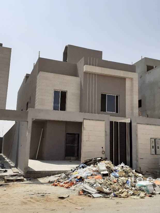 1727457 فيلا درج صالة+ شقتين
الفيلا تتكون من:
الدور الأرضي:
استقبال
مطبخ
غرفة شغالة
الدور الأول:
4 أجنحة+صالة
شقتين:
الأولى:
غرفتين ومجلس وصالة ومطبخ
ودورتي مياه
الثانية:
٣ غرف
مجلس
صالة
مطبخ
٣ دورات مياه
سطح
الموقع غير دقيق ويسعدنا خدمتكم.
الحي من أرقى أحياء الرياض ويتميز بشوارع واسعة وخدمات متقاربة بالإضافة إلى جودة العمل وضمانات عليه.