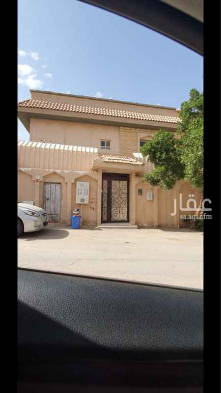 1456307 فيلا دورين مفصوله مجدده ومرممه ومؤجره الان موقع مميز وخدمات متوفره وقريبه عمر العقار تقريباً ٣٥ سنه