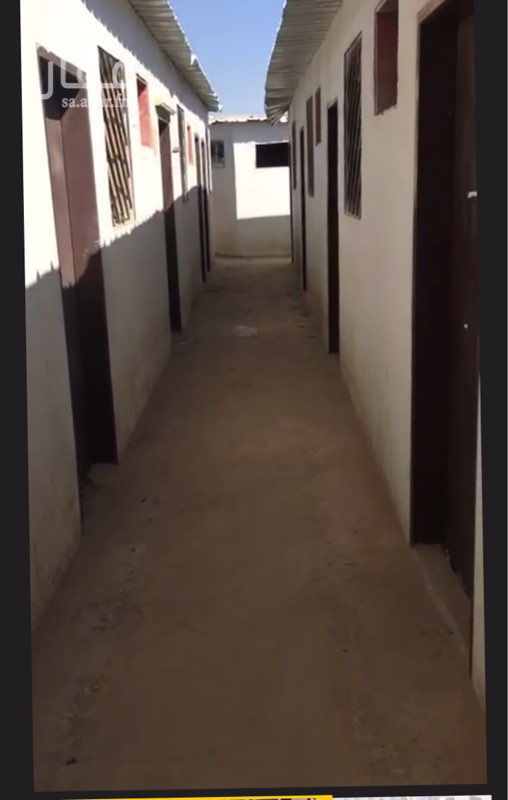 1664545 عدد 40 غرفة اسقفها معزوله للإيجار السنوي تصلح سكن عمال أو مخازن يوجد مواقف سيارات وموقع مميز
الموقع غرب الرياض قريب الكبري المعلق مخرج٣٣ حي لبن
للأستفسار / ابو عبد الله
0504516863