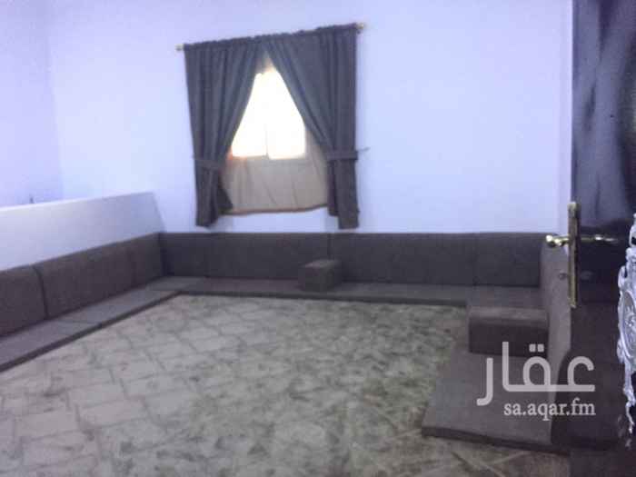1759868 شقة عزاب اجار 1700 + 300 مياه حق سنة كاملة + كهرب مجانا موثثة جديدة وسيعة