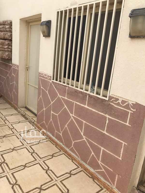 1566291 غرفة بحمام بجلسة خارجية للايجار