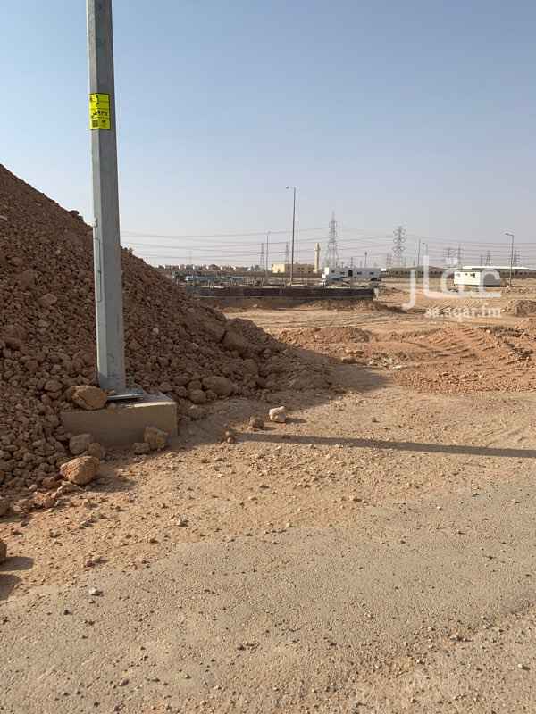 1687643 4 قطع متجاوره