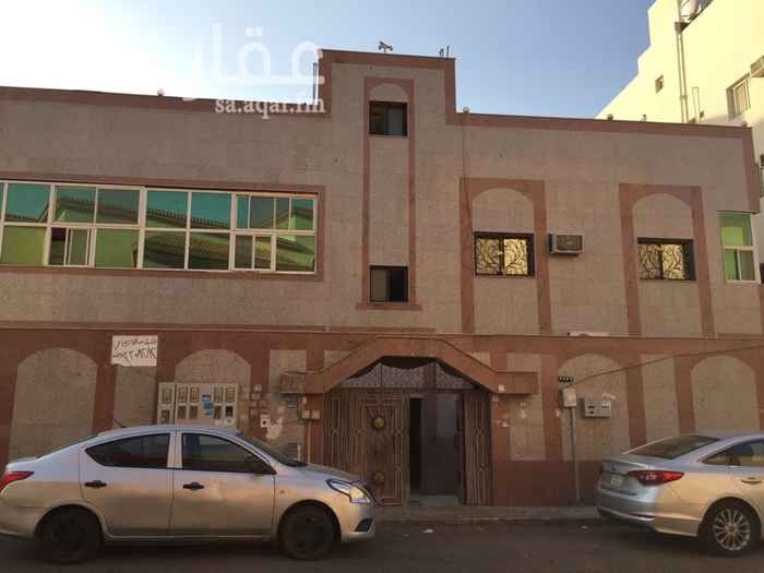 1618196 للايجار شقة من اربعة غرف وصالة