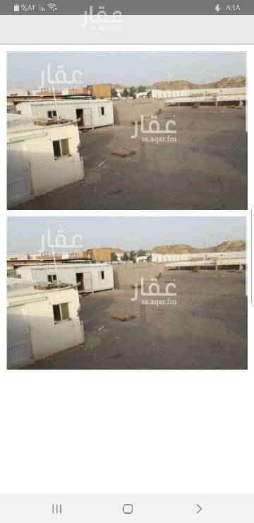 1421030 للإيجار مستودع ( حوش ) نهاية شارع فلسطين - جدة / شرق الخط السريع / منطقة مستودعات المواصفات : المساحة : 2000 متر مربع
مسفلتة لها سور بوابة رئيسية 3 مكاتب + وغرف حراس مطبخ + 2حمام موجود رمبة للتحميل من والى الكونتنرات في حال وجود بضاعة
موقع الحوش جوجل ماب : https://goo.gl/maps/MJd3HNxsYeA2 * المساحة:2000 للمتر * السعر: - * الواجهة:شمال غربي