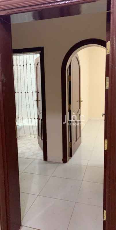 1728616 شقة للإيجار خلف بقالة زمزم وبجوار جامع الخراشي ..