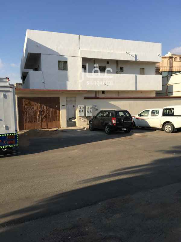 1398710 عماره تتكون من دورين 4 شقق كل شقة 4 غرف
عمر الدور الاول 33 سنه تقريبا
وعمر الدور الثاني 19 سنه
موجره ب الكامل الدفع ربع سنوي