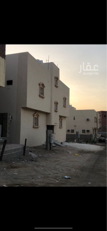 1744805 4 شقق وكل شقه 3 غرف وصاله ومطبخ و2 دوره مياة
ومدخلين لكل شقه
عدادين كهرباء
نقبل اراضي في حي الفروسيه والسعيد والحمدانيه
( بدون صك )