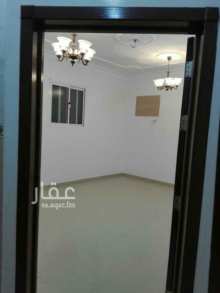 1453245 شقه للايجار الكهرباء مستقله والماء على المؤجر 4 غرف وصاله مدخلين