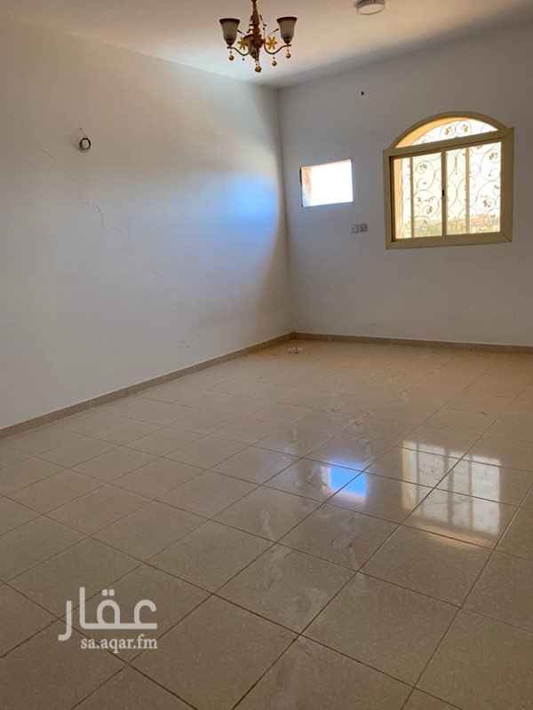 1700310 السلام عليكم
شقه فاخره
٥ غرف
٣ دوارة مياه
مطبخ مؤثث
**اوقات الاتصال من ٤ العصر الى ١٠ ليلآ**