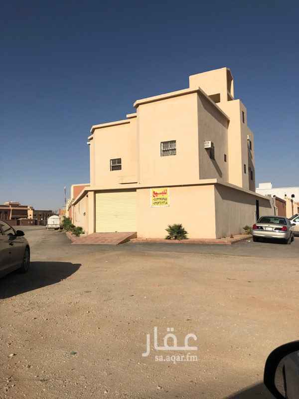1512163 فله دور وثلاث شقق 3 شوارع 20 شمالي 10غربي 10جنوبي